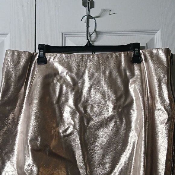Future Collective faux leather champagne color mini skirt Sz XXL NWT - Picture 3 of 7